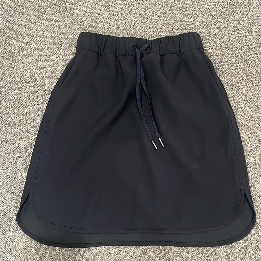 Lululemon On The Fly Skirt *Woven
Black